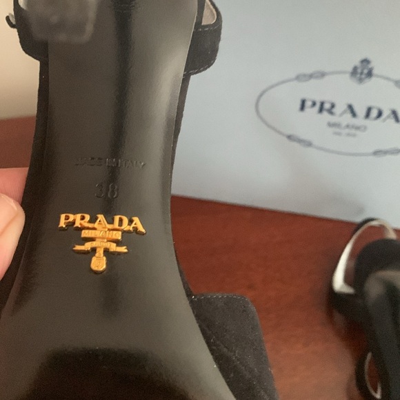Authentic Womens gently worn Prada heels size 38/ 8 B - Picture 6 of 16